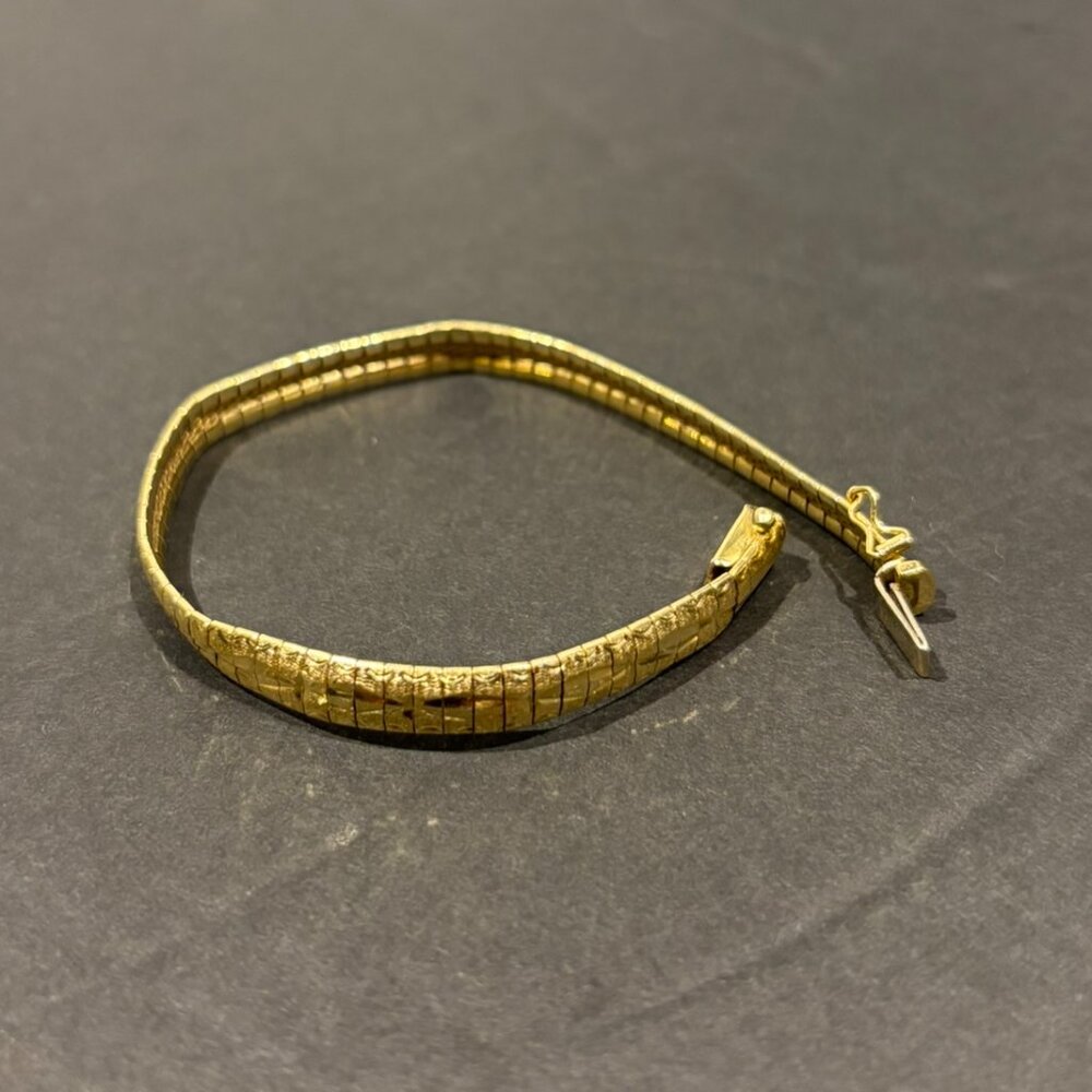 14K Gold Omega Chain Bracelet – Textured Flat, Fold-Over Clasp, Made in Italy